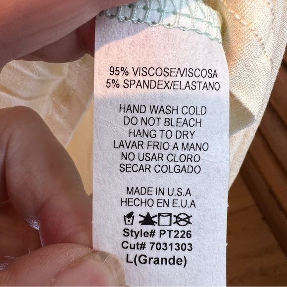 NWOT PASTELS Aqua & Cream Pull-On Top w/¾” Sleeves. Size Large. Lace at Waist - Picture 2 of 3